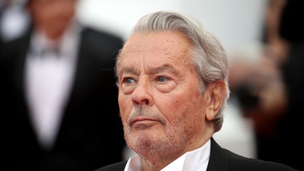 După ce a anunțat că vrea să fie eutanasiat, Alain Delon a dispărut din viața publică. Cum se simte actorul, la 87 de ani
