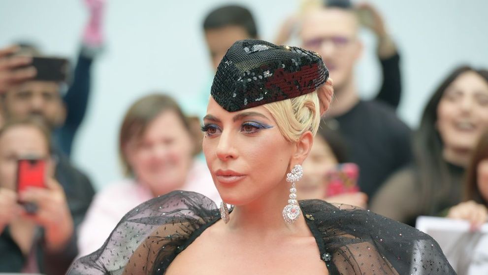 Lady Gaga, așa cum nu ați mai văzut-o niciodată: a livrat pizza și cafea