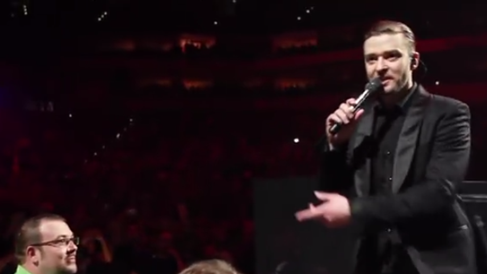 Motivul pentru care Justin Timberlake si-a intrerupt un concert. Gestul lui a starnit ropote de aplauze in sala