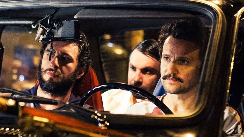 Mergi la cinema si trei actori romani iti dau cadou masina din filmul Doua Lozuri!