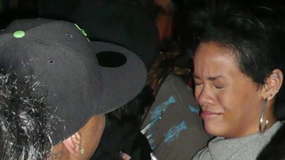 Rihanna, din nou iubita lui Chris Brown si din nou <span style=