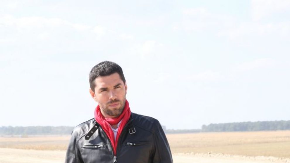 Alex Dima strabate in doua editii 
