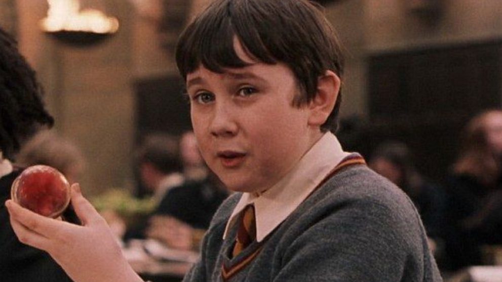 Actorul care l-a interpretat pe Neville Longbottom in seria Harry Potter a renuntat la burlacie