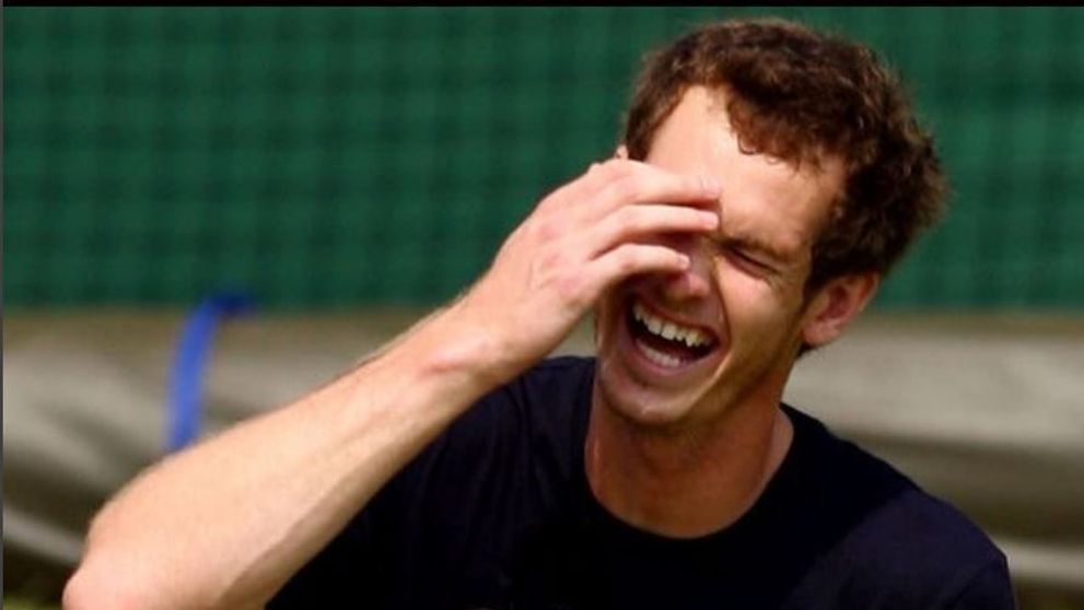 Gafa amuzantă a lui Andy Murray. Jucătorul de tenis a dat cu premiul chinezilor de pământ