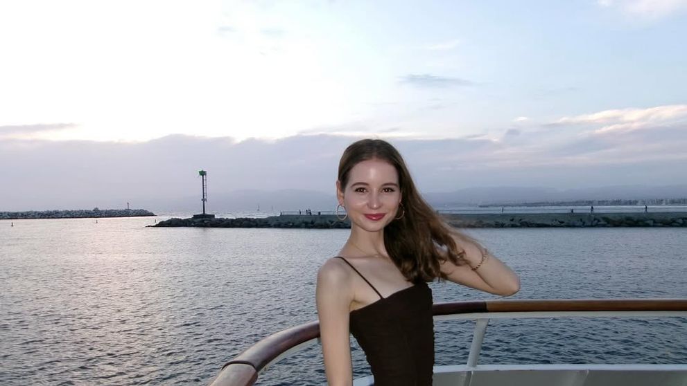 Irina Columbeanu rupe tăcerea despre iubitul din America, la scurt timp după ce a revenit în România. Tatăl ei speră să își găsească fericirea: „Sunt deschisă”