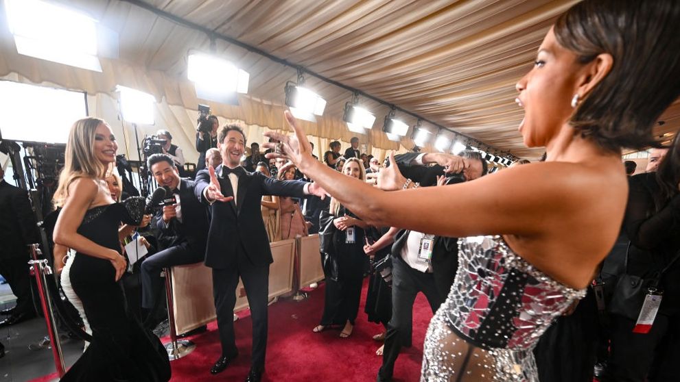 Iubita lui Adrien Brody reacționează. Ce a spus Georgina Chapman după Oscaruri despre sărutul dintre actor și Halle Berry