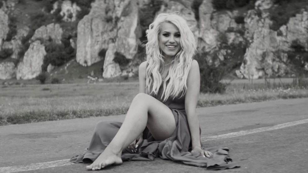 AMNA a lansat un single emoționant: „O să fie bine”