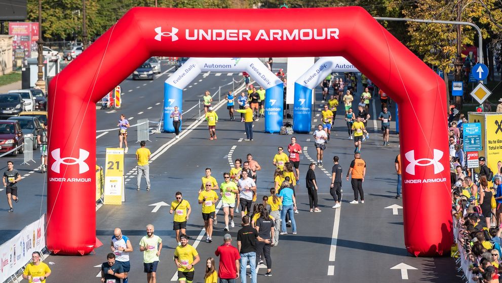Un participant la Maratonul Bucureşti a făcut stop cardiac după ce a trecut linia de sosire. Medic: 