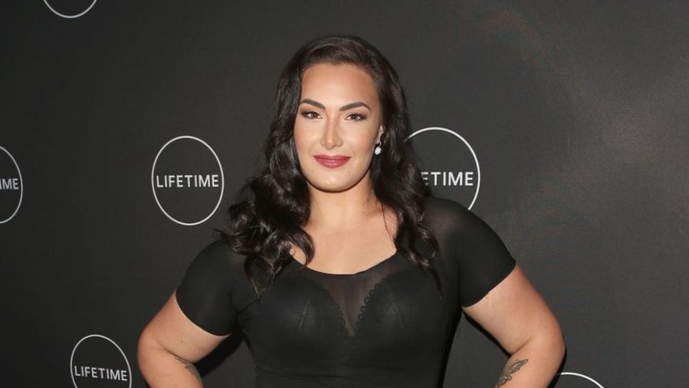 Fiica lui Steven Seagal este un model plus size de succes. Cum arata Arissa tanara care cucereste cu rotunjimile ei sexy
