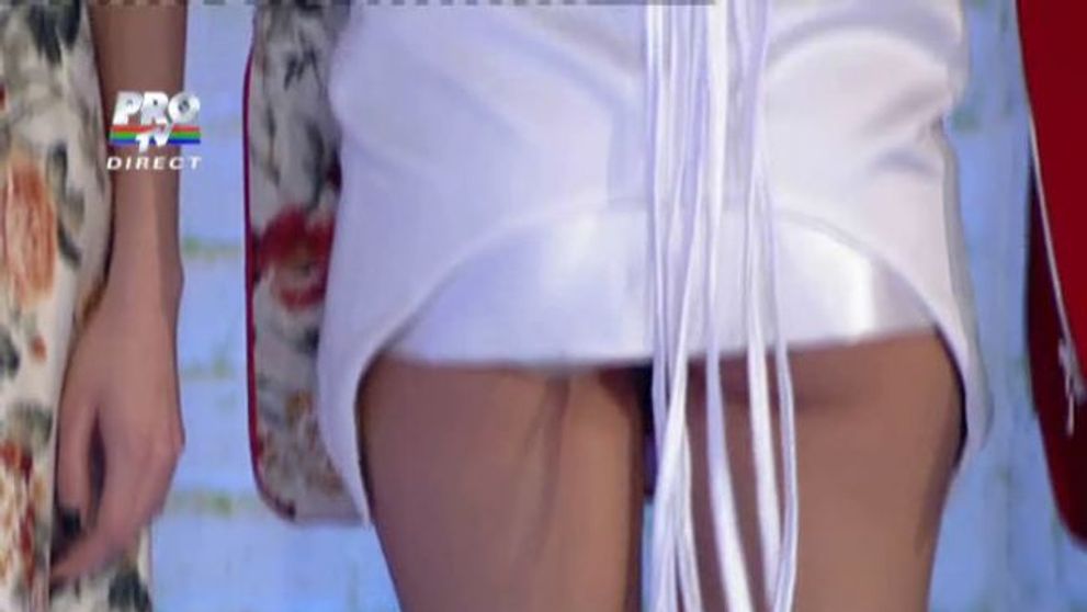VIDEO. Designeri celebri au transformat Happylica in haine. Pentru unele rochii, <span style=