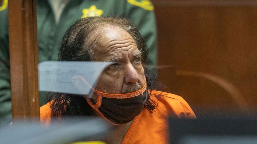 Ron Jeremy, proces pentru viol amânat din cauza suspiciunilor că ar suferi de o boală mintală