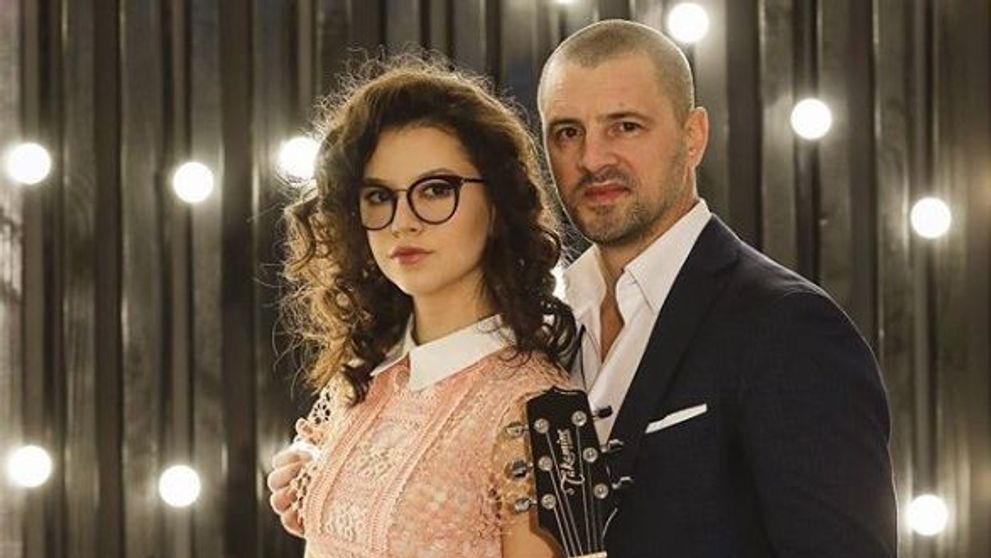 Cleopatra Stratan, așa cum n-a mai fost văzută: la doar 17 ani are un decolteu imens