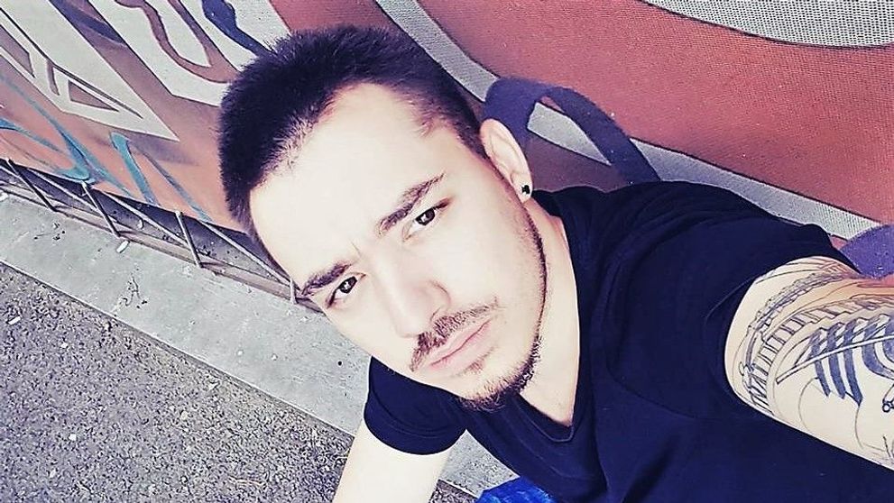 Adrian Tutu a compus o melodie, dar nu o canta el. Vezi daca iti place!