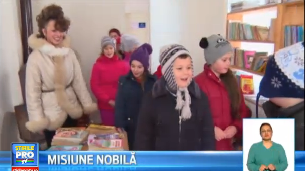Bibliotecara care parcurge saptamanal 7 km pe jos, pentru ca elevii unui sat din Apuseni sa aiba acces la lectura