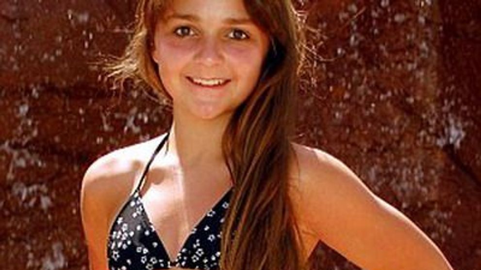 In club de la 7 ani, fotografii sexy la 12 ani, insarcinata la 15 ani: 