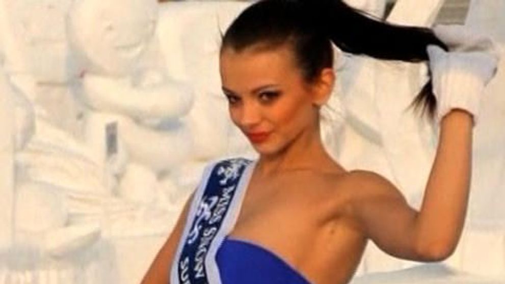 Sexy la minus 20 de grade Celsius. Miss Snow Universe 2013 s-a desfasurat in Siberia: FOTO