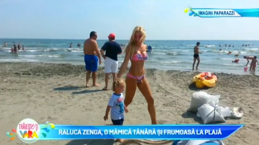 Raluca Zenga, o mamica tanara si frumoasa la plaja