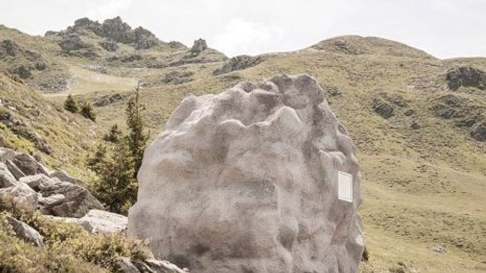 La prima vedere pare doar o roca imensa, insa adevarul este altul. Ce secret ascunde de fapt aceasta piatra