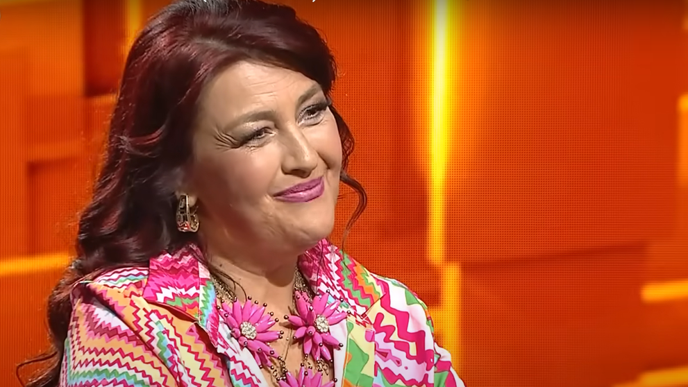 Rona Hartner a fost dependentă de alcool, la doar 14 ani: „Beam cot la cot cu tata”. Artista a încercat să își ia viața de două ori din această cauză