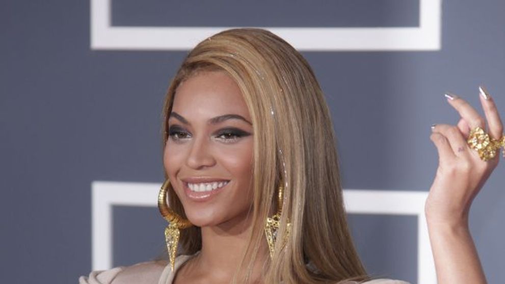 Gata cu rochiile decoltate si transparente. Ce regulament strict a fost impus pentru Premiile Grammy din acest an