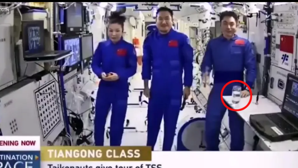 Teoria conspirației. Detaliul care ”demonstrează” că noul video de pe Stația Spațială este fals: ”Nu sunt în gravitație zero”