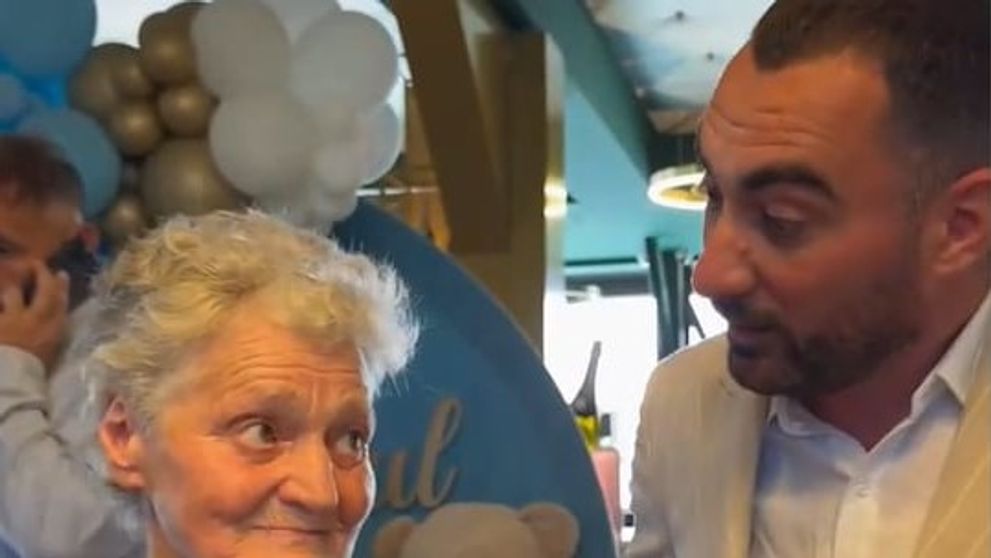 Bunica lui Pescobar, indignată la botezul strănepotului ei! Ce i-a reproșat patronului de la Taverna Racilor: „Sunt prea dezbrăcate!”