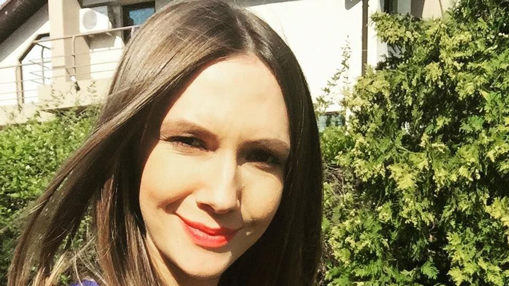 Trei generatii. Adela Popescu, impreuna cu fiul si cu mama sa, intr-o fotografie de mii de Like-uri 
