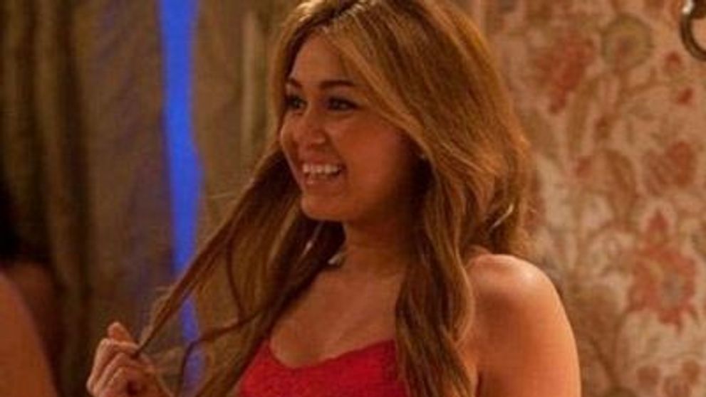 Miley Cyrus, in sutien si pantaloni scurti in noul ei film!