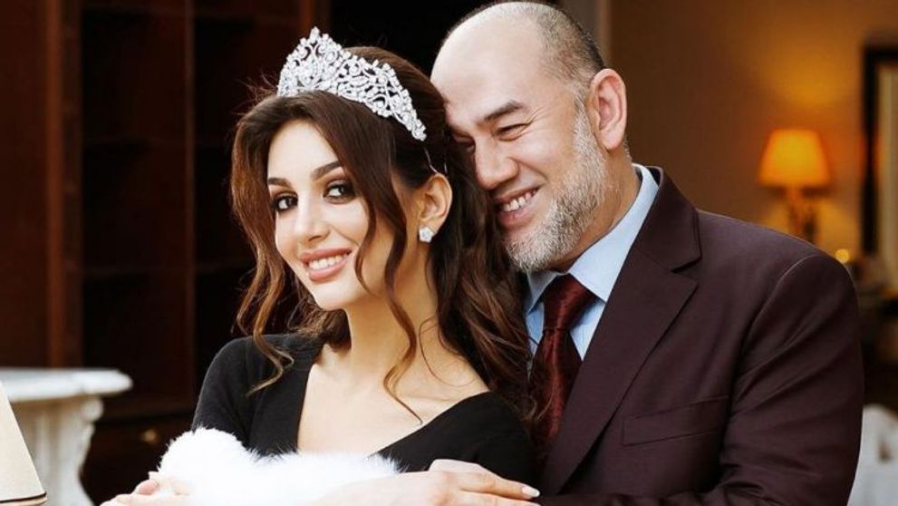 Miss Moscova, momente dramatice după divorțul de fostul rege al Malaysiei: se teme pentru viața ei și a copilului