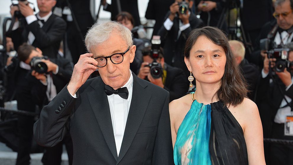 Woody Allen, dezvăluiri despre căsnicia cu fiica fostei lui iubite, mai tânără cu 35 de ani ca el. ”Dacă îmi zicea cineva că mă voi căsători cu o orfană din Coreea...”