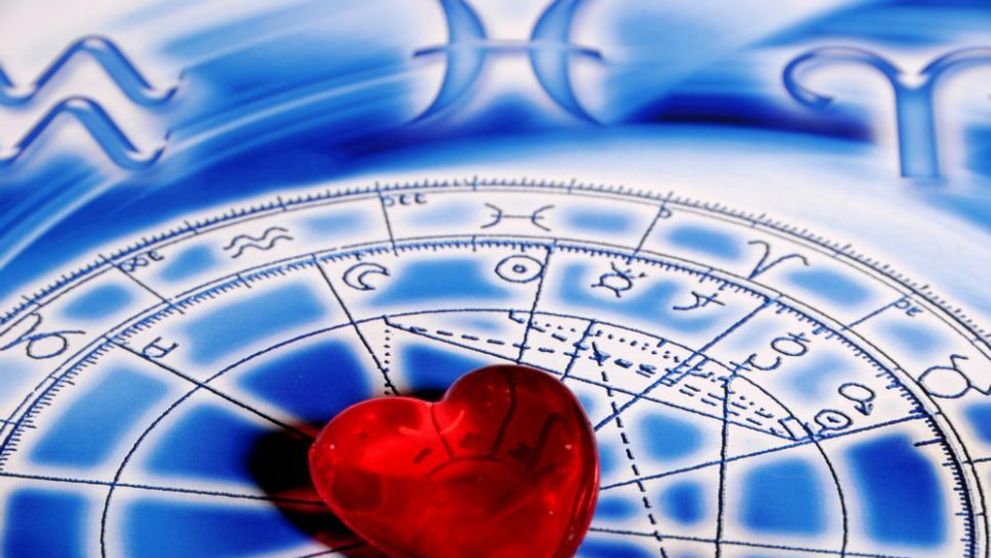 Horoscop zilnic 15 septembrie 2015: Taurii au probleme cu banii, Berbecii au parte de o surpriza placuta