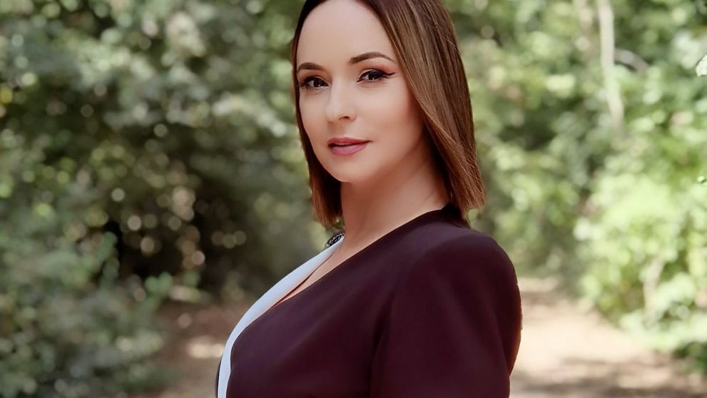 Ce frumoasă e grădina Andreei Marin! Cu ce a mai umplut paradisul de lângă casa ei, pe lângă flori?