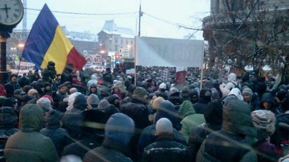 GALERIE FOTO Proteste anti-ACTA in Piata Universitatii din Bucuresti. 