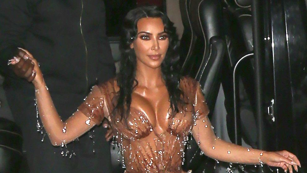 Kim Kardashian, detronată. Cine are cea mai voluptuoasă siluetă în familia ei