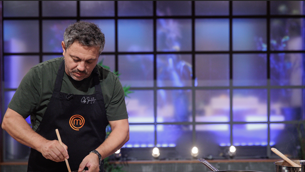 Masterchef: Restul e plăcere. Supă de fructe de mare - Sorin Bontea