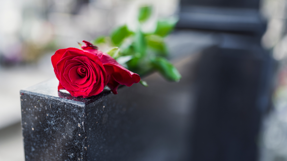 (P) Amintirevie.ro - Fabrica de monumente funerare de referință în România, te învață să alegi corect un monument funerar