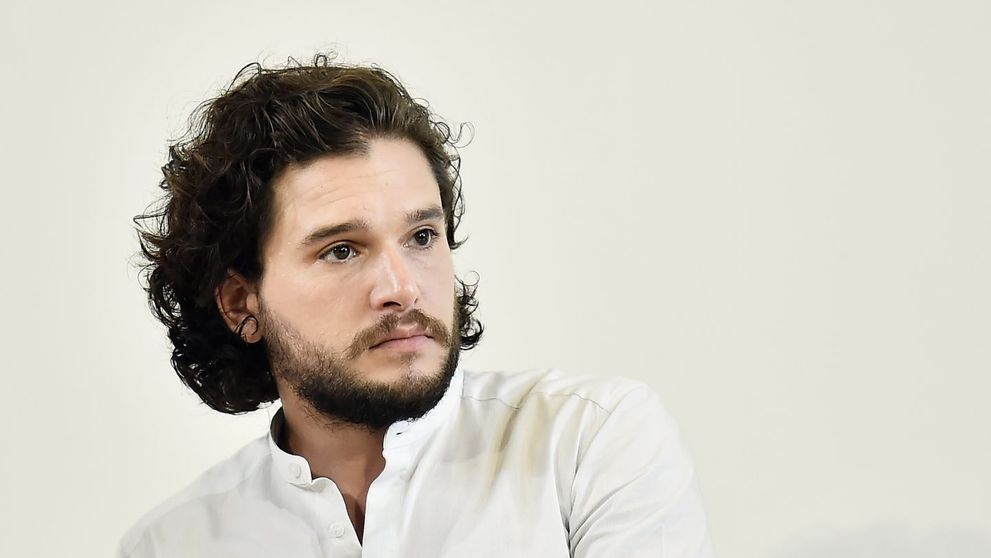 Kit Harington a fost dat afara dintr-un bar din New York, dupa ce a provocat un intreg scandal