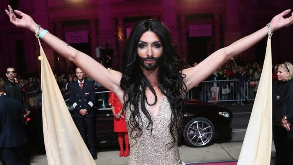 Eurovision 2014: Secretul din spatele unui look sexy si al unui talent incredibil. Cea mai ciudata cantareata pe care ai vazut-o