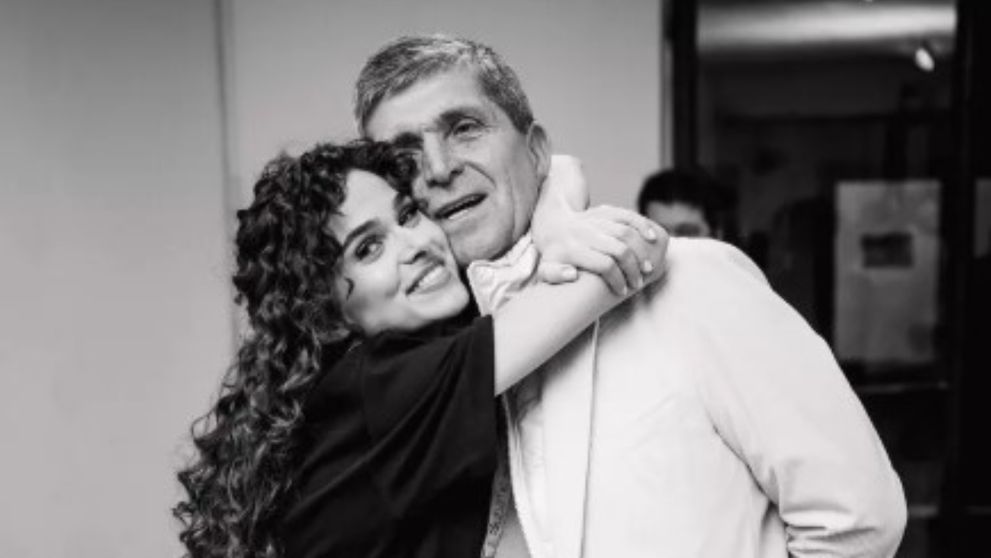 Care este motivul pentru care tatăl lui Theo Rose evită să meargă la concertele artistei. Un incident neplăcut i-a lăsat un gust amar: „S-a simțit neputincios”