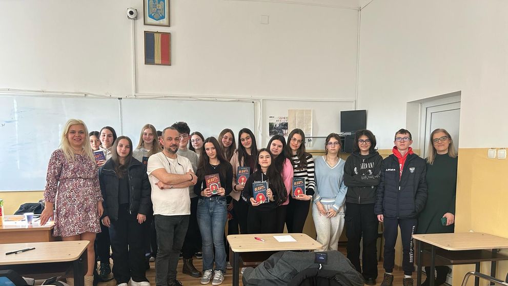 În cadrul campaniei „nevoi ordinare pentru copii EXTRAORDINARI”, Organizația Narada a dotat o parte dintre cele 10 laboratoare extra în care elevii cu abilități practice și cei cu performanțe academice învață altfel de lecții împreună