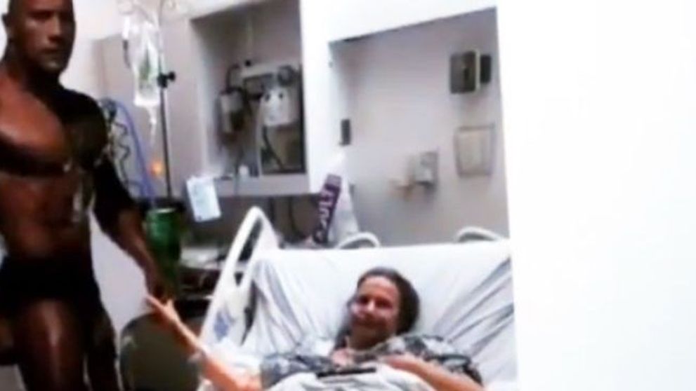 The Rock si-a impresionat fanii de pe internet. Mii de oameni au vazut gestul lui pentru o femeie bolnava de cancer