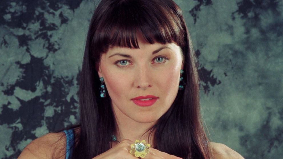 Cum arată acum protagonista din „Xena, prințesă războinică”. Cu ce se ocupă Lucy Lawless la 57 de ani