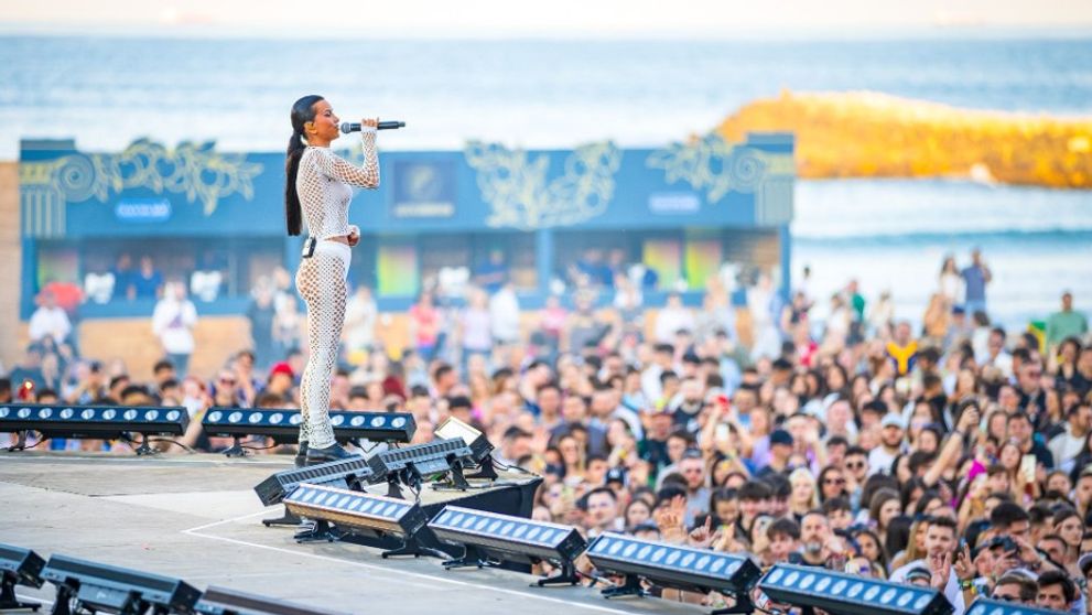 Prima zi a festivalului Neversea a fost un succes. Peste 62.000 de oameni din țară și din străinătate au trecut pragul festivalului de la malul mării