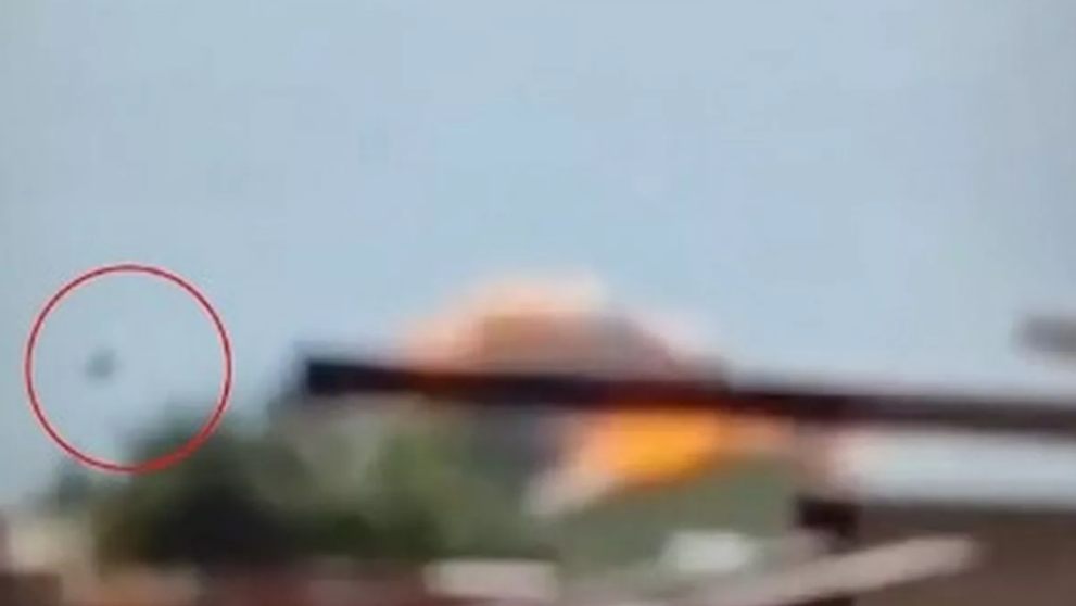 Un ”obiect zburător misterios” surprins lângă avionul India Air, chiar înainte de prăbușirea fatală. Ce se observă pe înregistrarea video a dezastrului