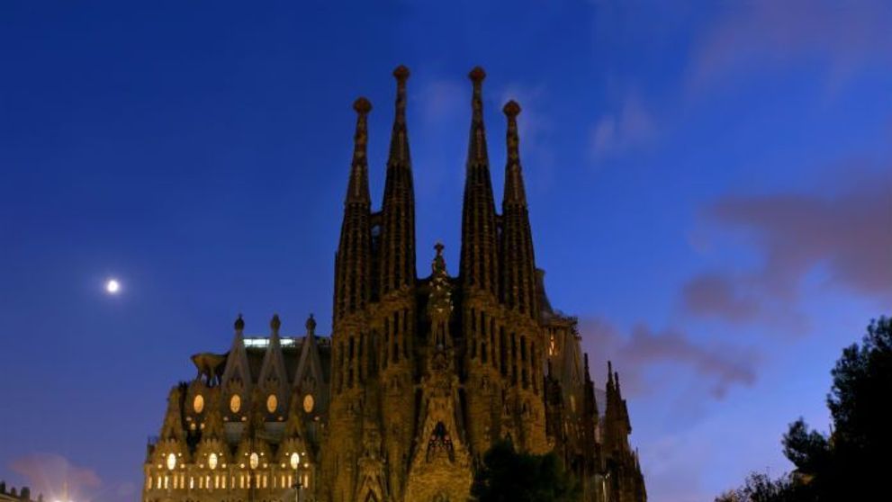 Cum va arata faimoasa catedrala din Barcelona dupa ce se va incheia constructia ei: Sagrada Familia in 2026 VIDEO