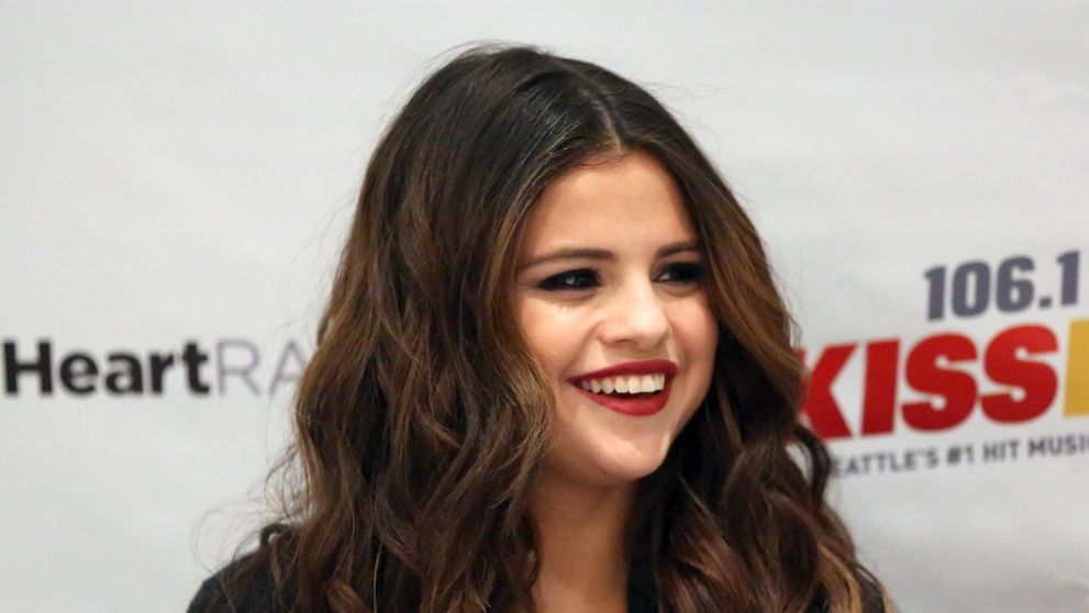Selena Gomez, senzuala intr-un clip postat pe o retea de socializare. Cum s-a lasat filmata cantareata 