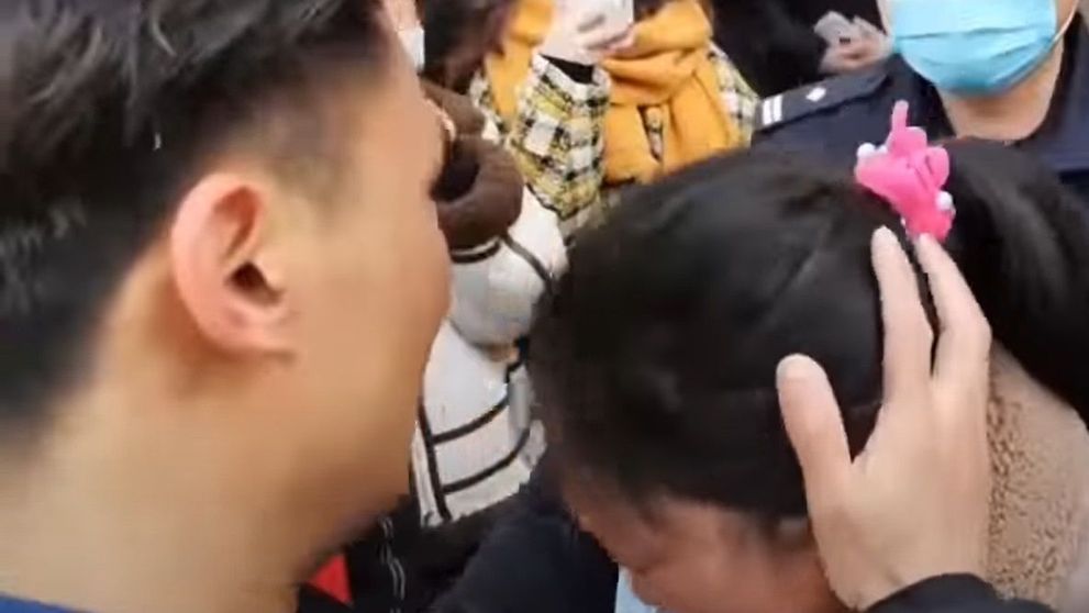 Un bărbat răpit în urmă cu 33 de ani și-a regăsit familia datorită unui clip de pe TikTok! Cum a fost posibil