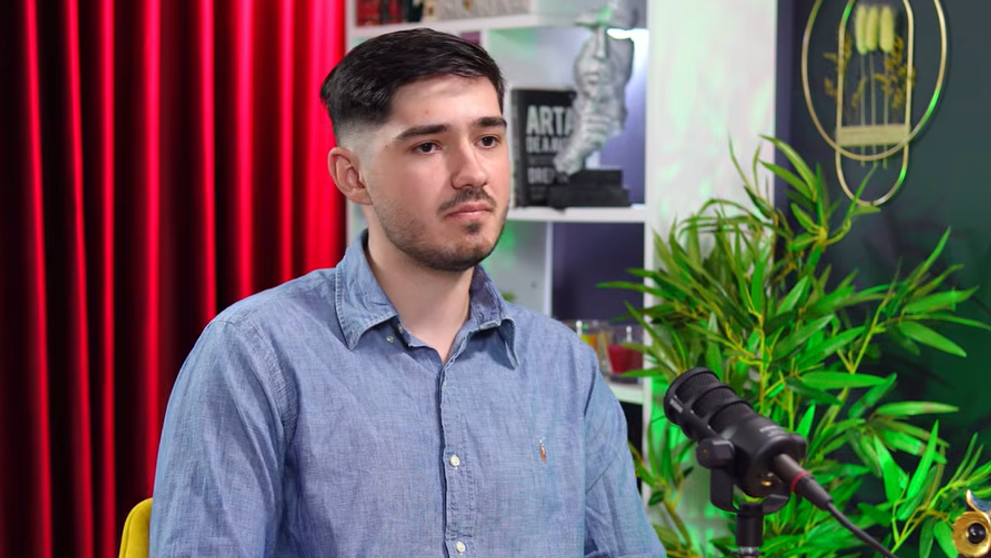 Cum ascultă telefonul tot ce vorbim! Vlad Popescu, expert în cyber security: ”Ei fac bani din vândutul datelor tale”