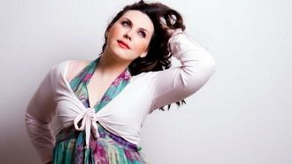 Fiica vitrega a lui Gheorghe Zamfir, Sarah Stajic, vine ASTAZI la 