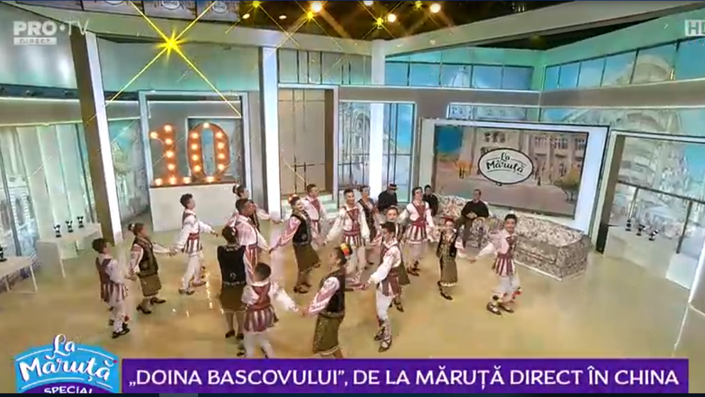 VIDEO Ansamblul Doina Bascovului cucerește China